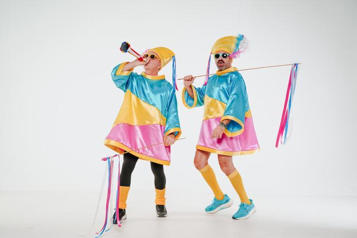 Froufrou kai Xrwmata